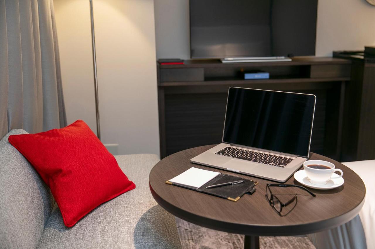 Nagoya Tokyu Hotel Extérieur photo A laptop on a table
